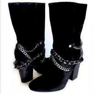 Nine West boots with chains Size 5.5